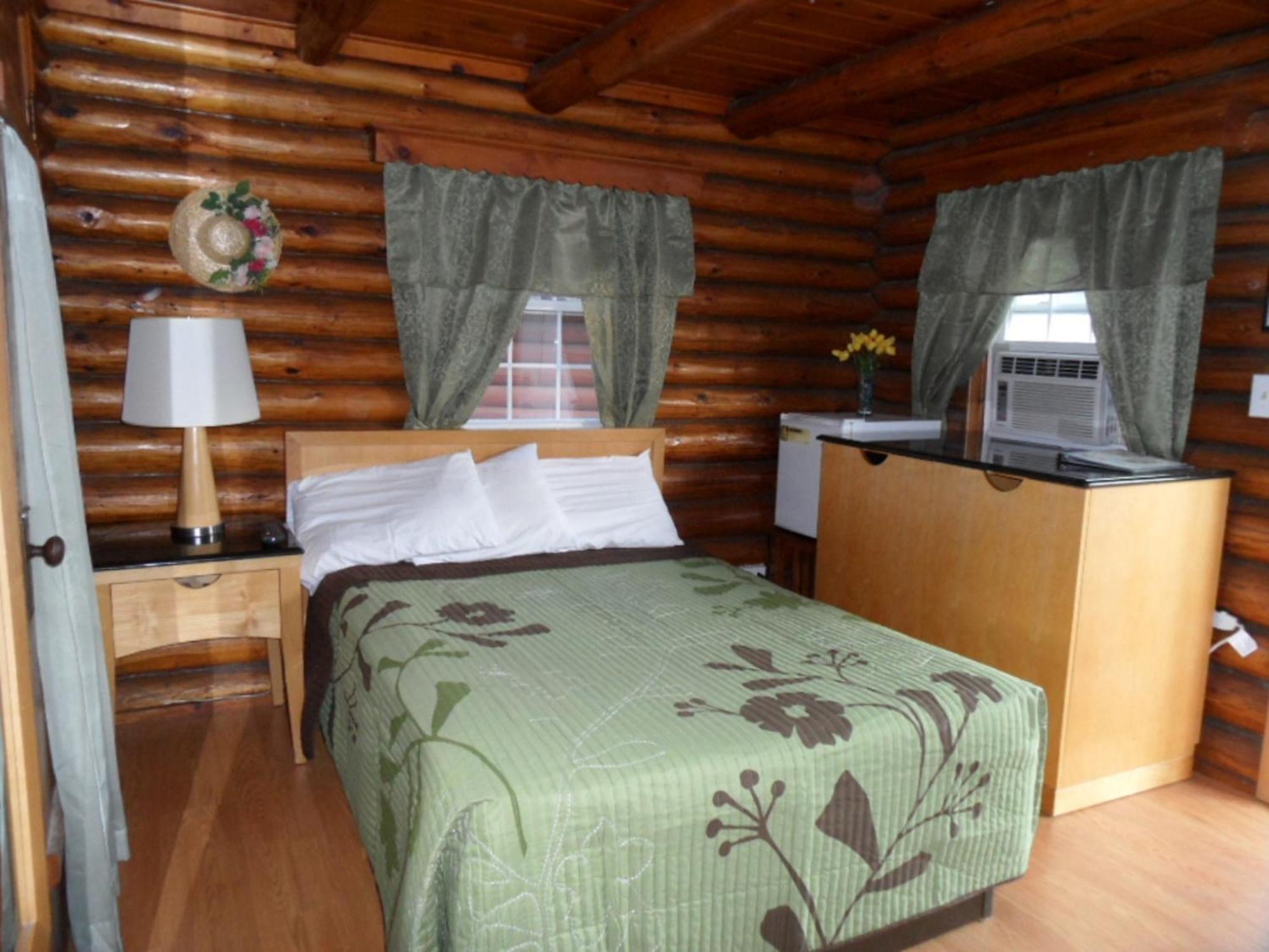 Seven Dwarfs Cabin - On The Brook Cabins Lake George Kamer foto