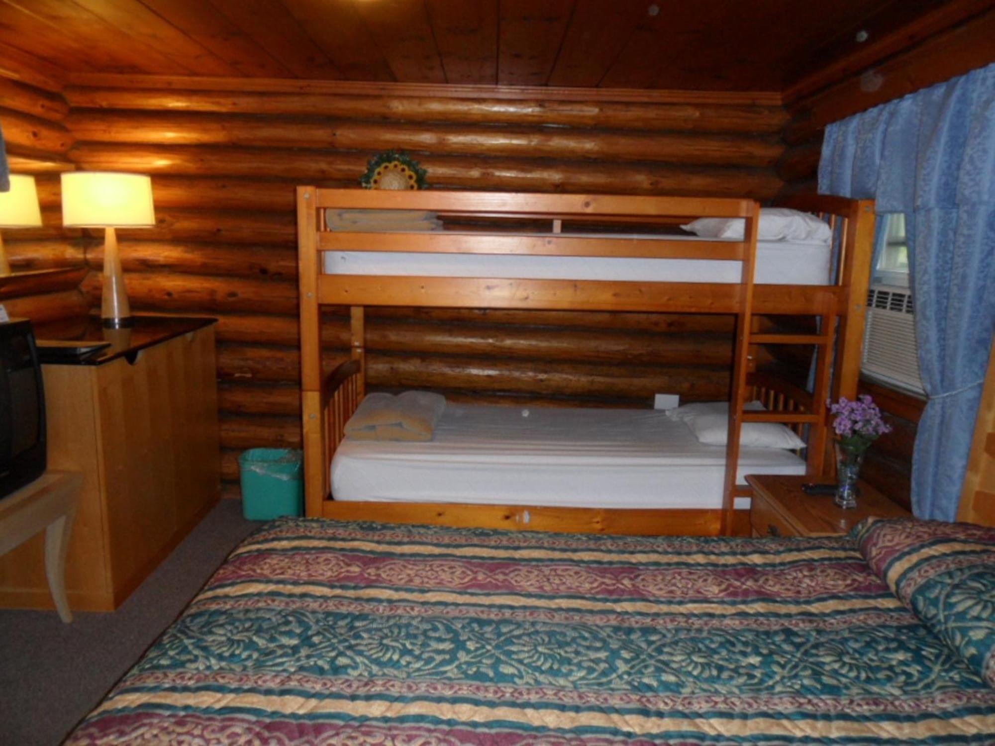 Seven Dwarfs Cabin - On The Brook Cabins Lake George Kamer foto