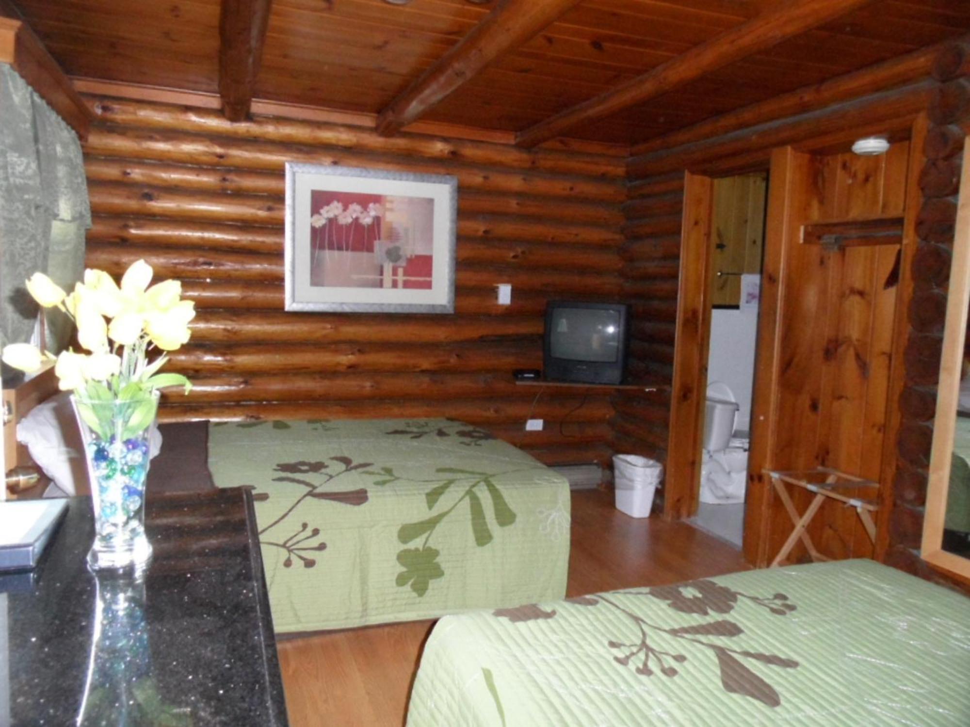 Seven Dwarfs Cabin - On The Brook Cabins Lake George Kamer foto