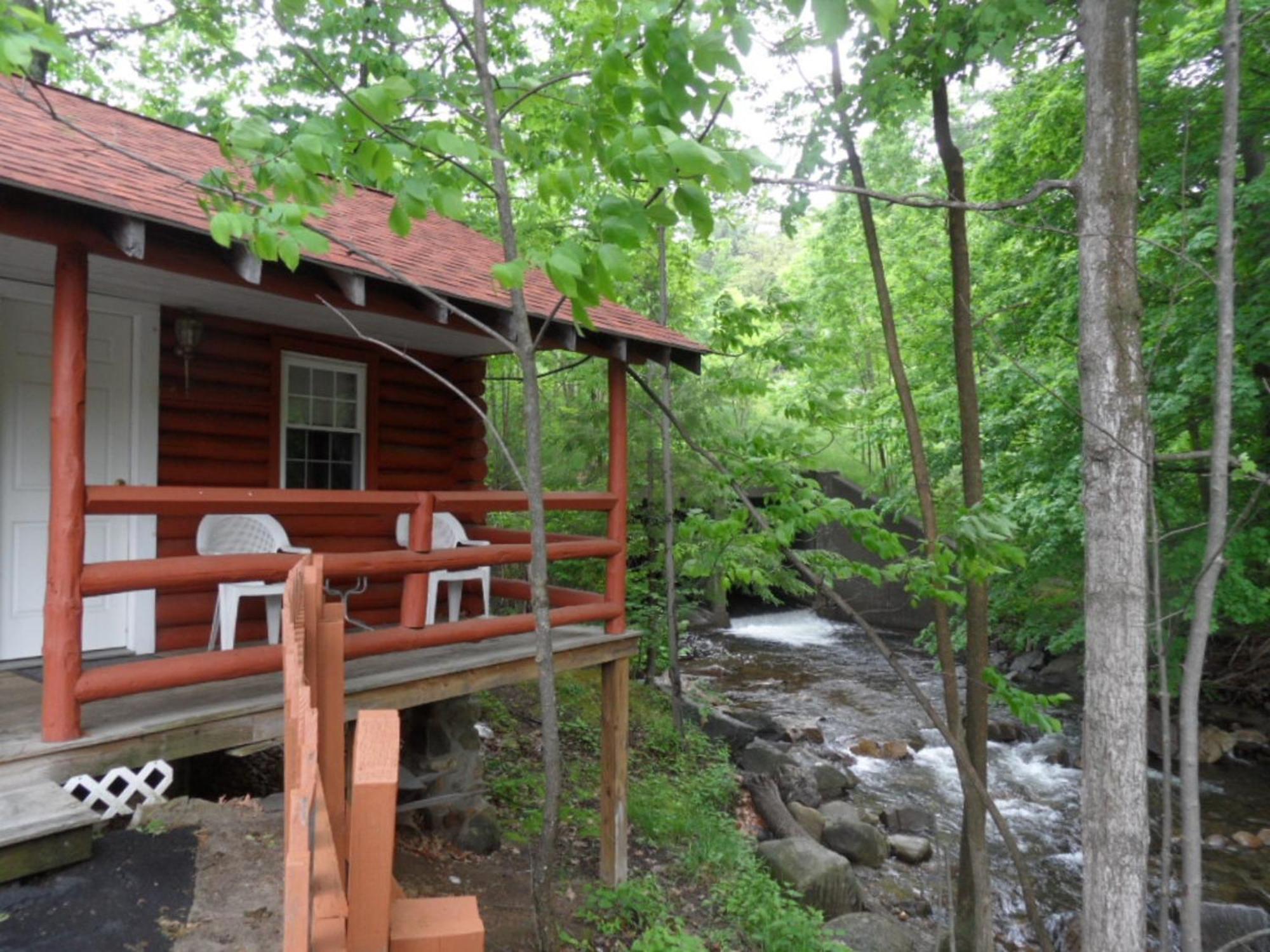 Seven Dwarfs Cabin - On The Brook Cabins Lake George Kamer foto