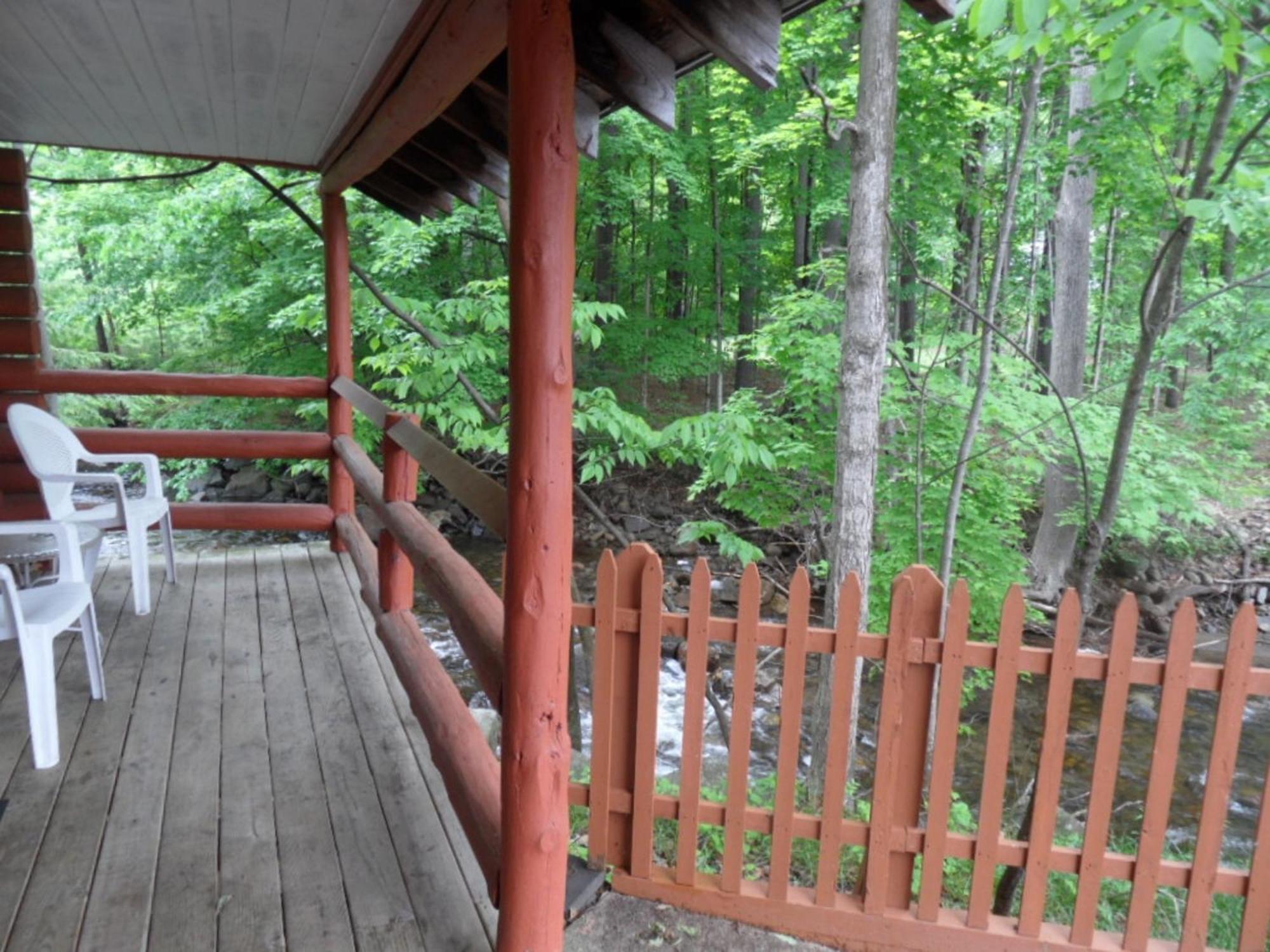 Seven Dwarfs Cabin - On The Brook Cabins Lake George Kamer foto
